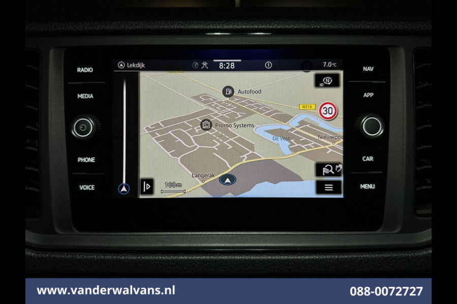 Volkswagen Crafter 2.0 TDI 140pk L3H2 L2H1 Euro6 Airco | Camera | Navigatie | Apple Carplay | Trekhaak Android Auto, Bijrijdersbank