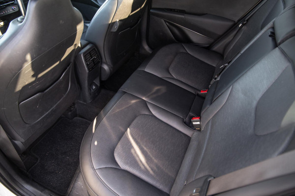 Kia Niro 1.6 GDi PHEV DynamicLine TREKHAAK / PLUG IN HYBRID / CARPLAY / NAVI / FABRIEKS GARANTIE !