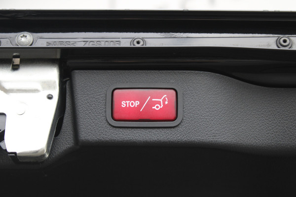 Mercedes-Benz V-Klasse 300d / AMG / Exclusive / DC / 4-matic / Luchtvering / Pano / 360 Cam / Burmester / Vol Opties / NIEUWSTAAT.