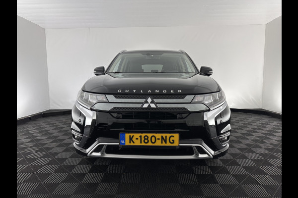 Mitsubishi Outlander 2.4 PHEV Intense (INCL.BTW) *LEATHER-MICROFIBRE | LED-LIGHTS | KEYLESS | CAMERA | HEATED-COMFORTSEATS | ECC | SHIFT-PADDLES | PDC | CRUISE | PRIVACY-GLASS | DAB | TOWBAR | 18''ALU *