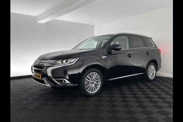 Mitsubishi Outlander 2.4 PHEV Intense (INCL.BTW) *LEATHER-MICROFIBRE | LED-LIGHTS | KEYLESS | CAMERA | HEATED-COMFORTSEATS | ECC | SHIFT-PADDLES | PDC | CRUISE | PRIVACY-GLASS | DAB | TOWBAR | 18''ALU *