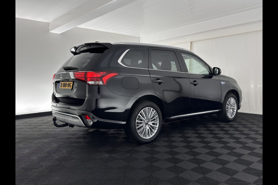 Mitsubishi Outlander 2.4 PHEV Intense (INCL.BTW) *LEATHER-MICROFIBRE | LED-LIGHTS | KEYLESS | CAMERA | HEATED-COMFORTSEATS | ECC | SHIFT-PADDLES | PDC | CRUISE | PRIVACY-GLASS | DAB | TOWBAR | 18''ALU *
