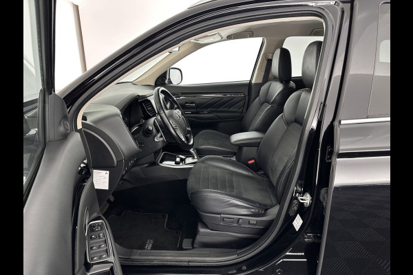 Mitsubishi Outlander 2.4 PHEV Intense (INCL.BTW) *LEATHER-MICROFIBRE | LED-LIGHTS | KEYLESS | CAMERA | HEATED-COMFORTSEATS | ECC | SHIFT-PADDLES | PDC | CRUISE | PRIVACY-GLASS | DAB | TOWBAR | 18''ALU *