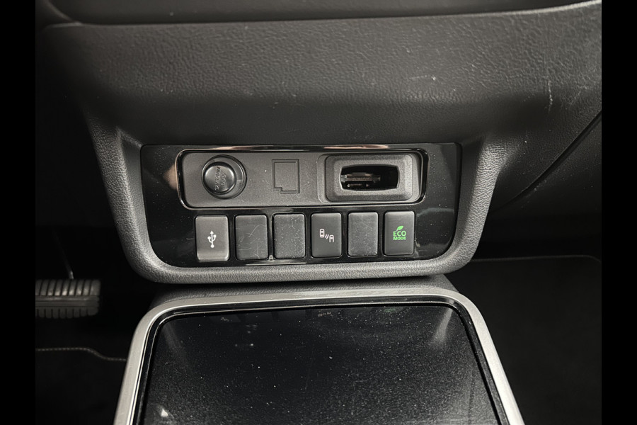 Mitsubishi Outlander 2.4 PHEV Intense (INCL.BTW) *LEATHER-MICROFIBRE | LED-LIGHTS | KEYLESS | CAMERA | HEATED-COMFORTSEATS | ECC | SHIFT-PADDLES | PDC | CRUISE | PRIVACY-GLASS | DAB | TOWBAR | 18''ALU *