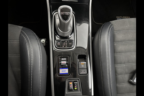 Mitsubishi Outlander 2.4 PHEV Intense (INCL.BTW) *LEATHER-MICROFIBRE | LED-LIGHTS | KEYLESS | CAMERA | HEATED-COMFORTSEATS | ECC | SHIFT-PADDLES | PDC | CRUISE | PRIVACY-GLASS | DAB | TOWBAR | 18''ALU *