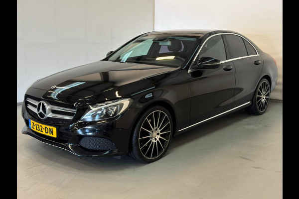 Mercedes-Benz C-Klasse 180 / Sfeerverlichting / Stoelverwarming