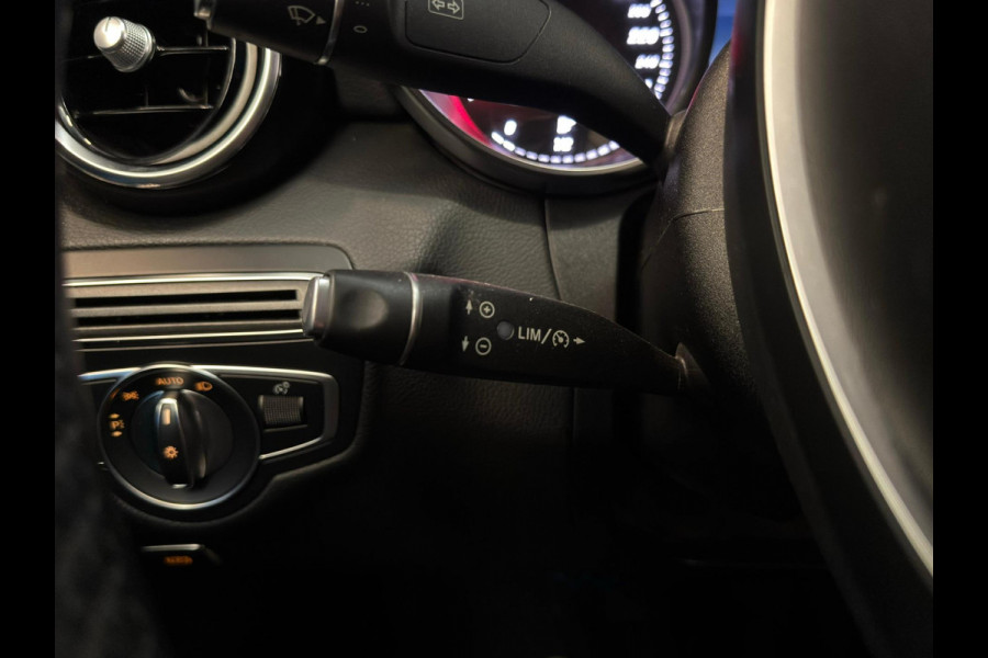 Mercedes-Benz C-Klasse 180 / Sfeerverlichting / Stoelverwarming