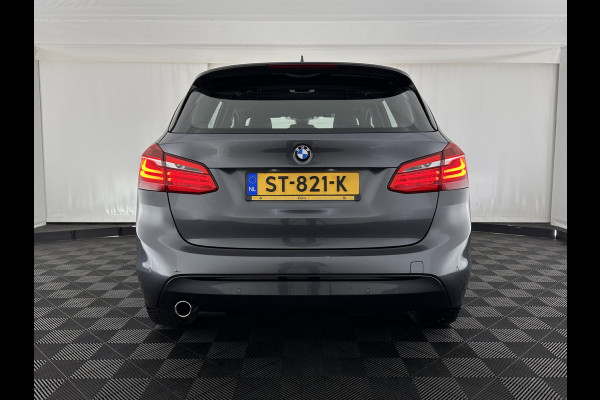 BMW 2 Serie Active Tourer 216d Corporate Lease High Executive Aut. *HEAD-UP | LEATHER | FULL-LED | HEATED-COMFORTSEATS | NAVI-FULLMAP | ECC | PDC | CRUISE | 18''ALU*