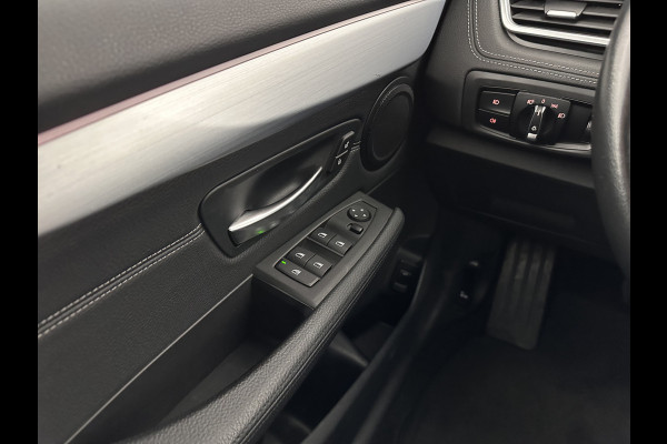 BMW 2 Serie Active Tourer 216d Corporate Lease High Executive Aut. *HEAD-UP | LEATHER | FULL-LED | HEATED-COMFORTSEATS | NAVI-FULLMAP | ECC | PDC | CRUISE | 18''ALU*
