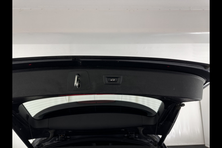 BMW 2 Serie Active Tourer 216d Corporate Lease High Executive Aut. *HEAD-UP | LEATHER | FULL-LED | HEATED-COMFORTSEATS | NAVI-FULLMAP | ECC | PDC | CRUISE | 18''ALU*