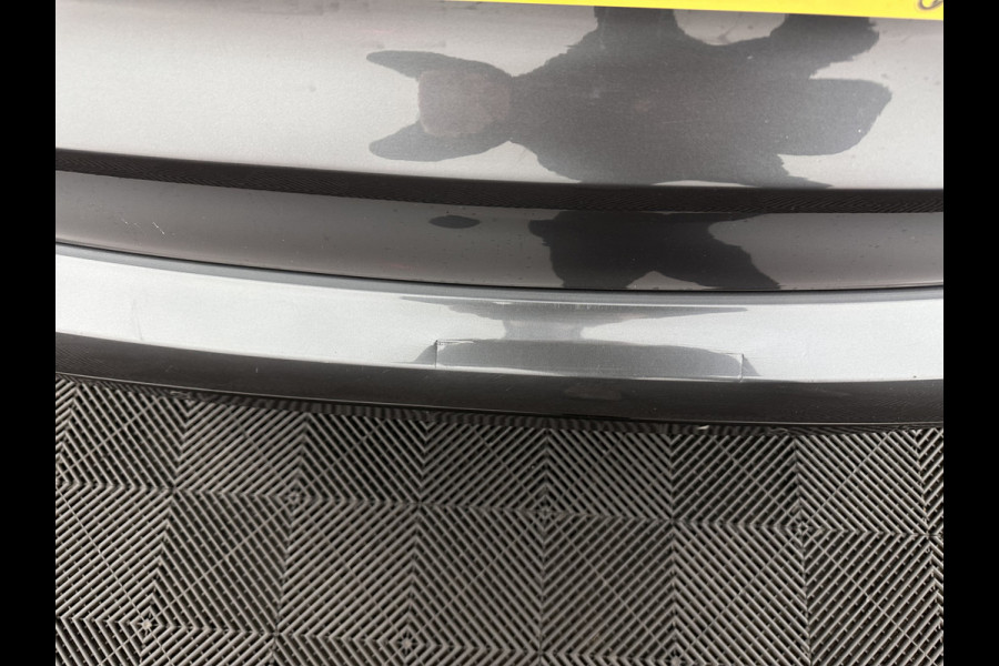 BMW 2 Serie Active Tourer 216d Corporate Lease High Executive Aut. *HEAD-UP | LEATHER | FULL-LED | HEATED-COMFORTSEATS | NAVI-FULLMAP | ECC | PDC | CRUISE | 18''ALU*