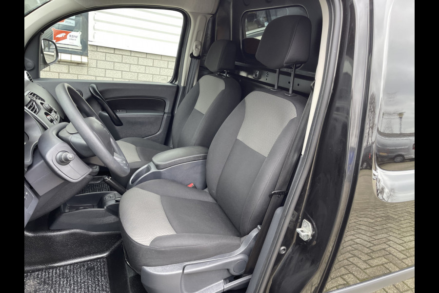 Renault Kangoo 1.5 Blue dCi 95 Work Edition / vaste prijs rijklaar € 13.950 ex btw / bpm vrij / euro 6 / 12.515 km NAP! / 6 versnellingen / trekhaak / airco / cruise / zwart metallic
