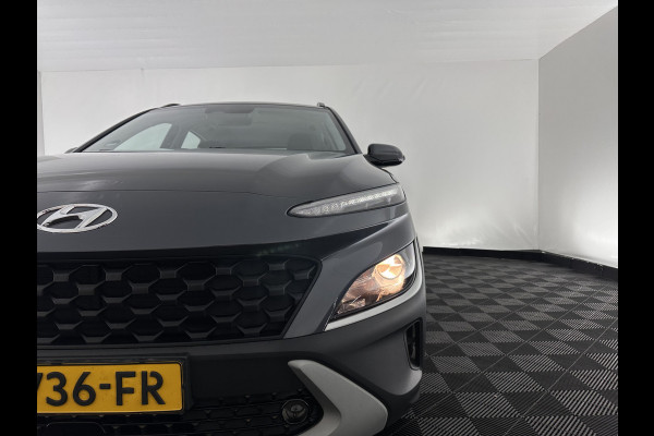 Hyundai Kona 1.6 GDI HEV Comfort Smart (INCL-BTW) Aut. *NAVI-FULLMAP | DIGI-COCKPIT | ADAPTIVE-CRUISE | | KEYLESS | CAMERA | HEAD-UP | SHIFT-PADDLES | DAB | COMFORT-SEATS | 16 "ALU*