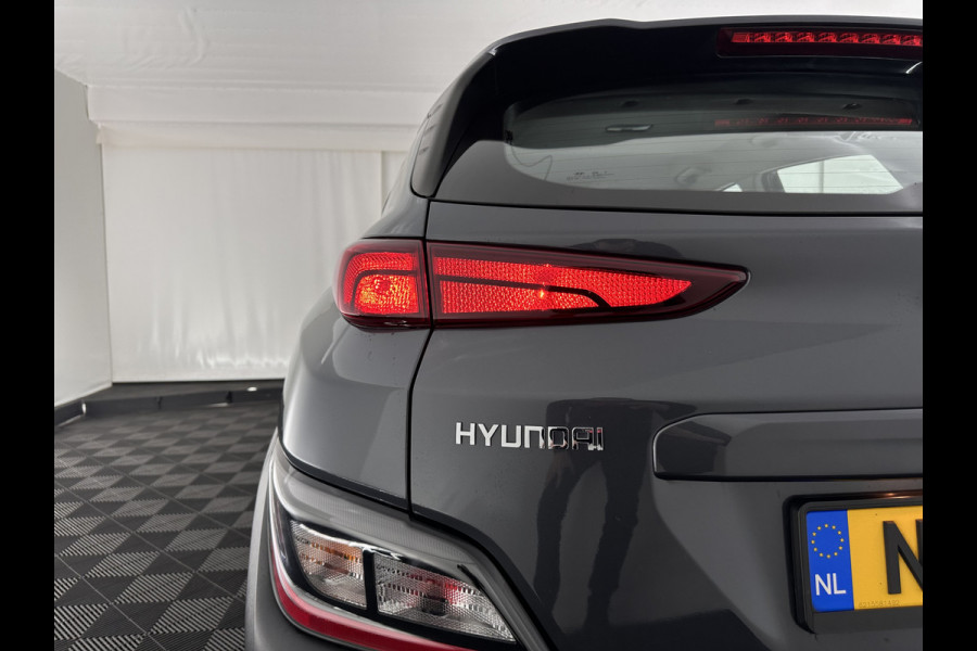 Hyundai Kona 1.6 GDI HEV Comfort Smart (INCL-BTW) Aut. *NAVI-FULLMAP | DIGI-COCKPIT | ADAPTIVE-CRUISE | | KEYLESS | CAMERA | HEAD-UP | SHIFT-PADDLES | DAB | COMFORT-SEATS | 16 "ALU*