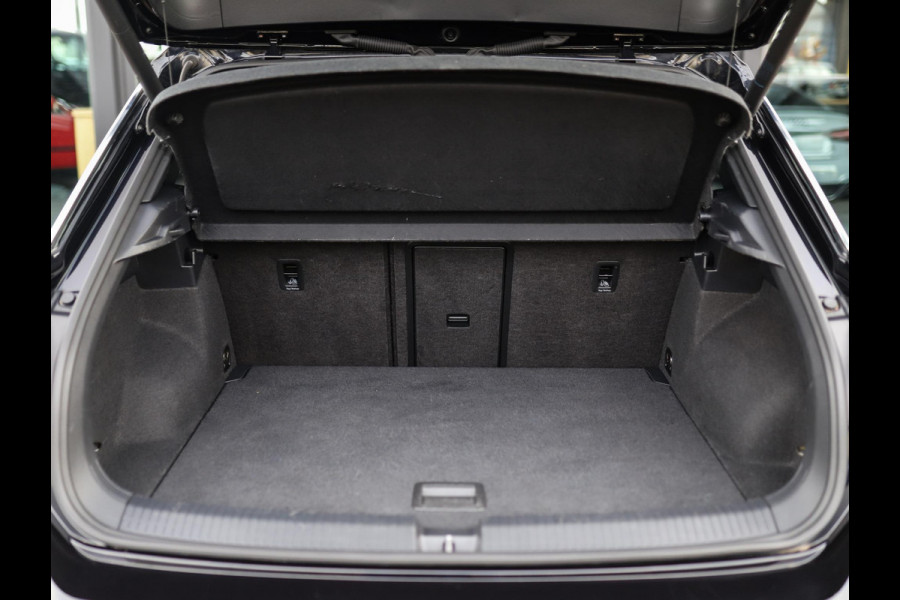 Volkswagen T-Roc 1.5 TSI Sport Business R -Line | Camera | Virtual Cockpit | Keyless