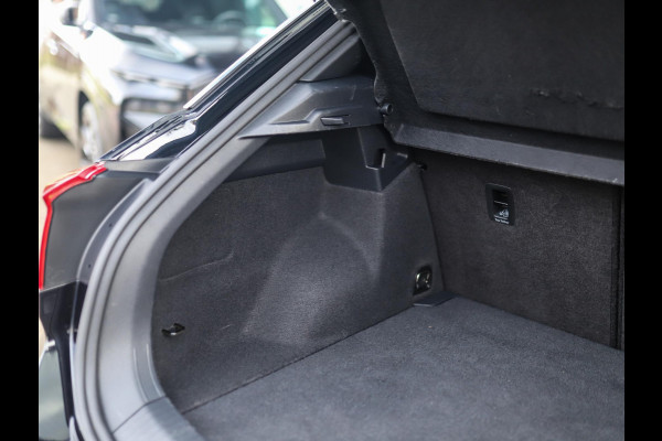 Volkswagen T-Roc 1.5 TSI Sport Business R -Line | Camera | Virtual Cockpit | Keyless