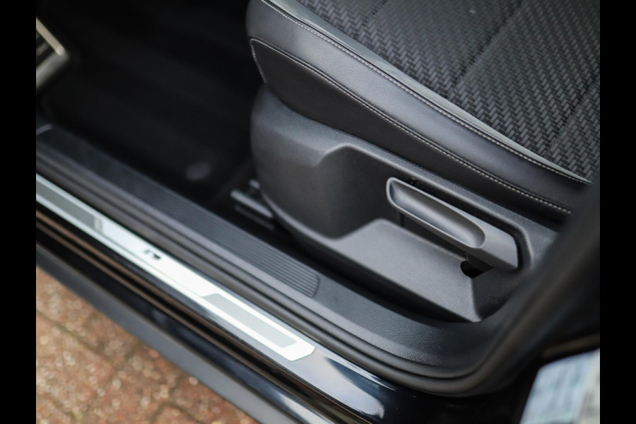 Volkswagen T-Roc 1.5 TSI Sport Business R -Line | Camera | Virtual Cockpit | Keyless