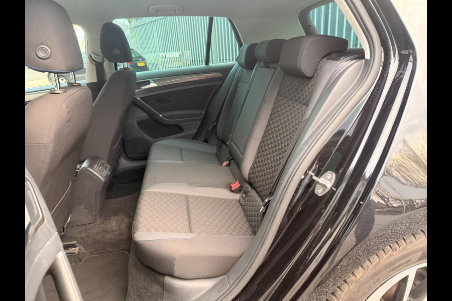 Volkswagen Golf 1.5 TSI Highline 7.5 DSG Join Stoelverw Clima Parkpilot Xenon Front assist