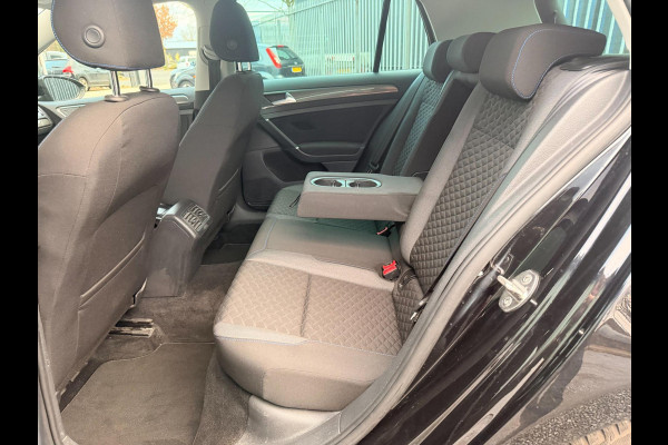 Volkswagen Golf 1.5 TSI Highline 7.5 DSG Join Stoelverw Clima Parkpilot Xenon Front assist