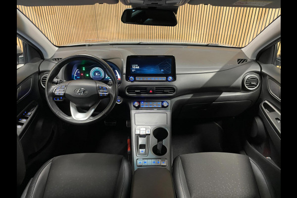 Hyundai Kona EV Fashion 64 kWh|100% SOH|FACELIFT|3-FASE|1/2 LEDER|ACC|NAVI|CAMERA|CARPLAY|STOELVERW|NAVI|ORG.NL|NAP|1e EIG.|IN.BTW
