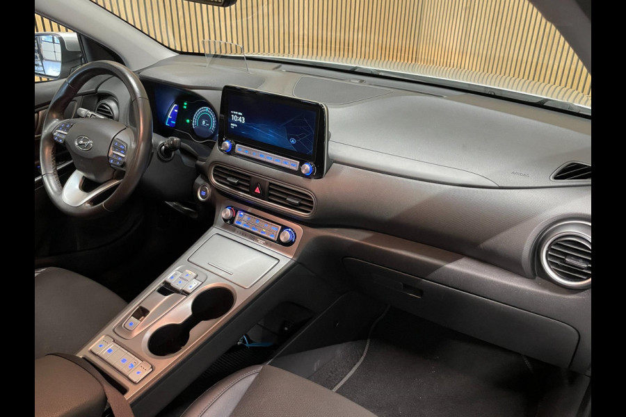Hyundai Kona EV Fashion 64 kWh|100% SOH|FACELIFT|3-FASE|1/2 LEDER|ACC|NAVI|CAMERA|CARPLAY|STOELVERW|NAVI|ORG.NL|NAP|1e EIG.|IN.BTW