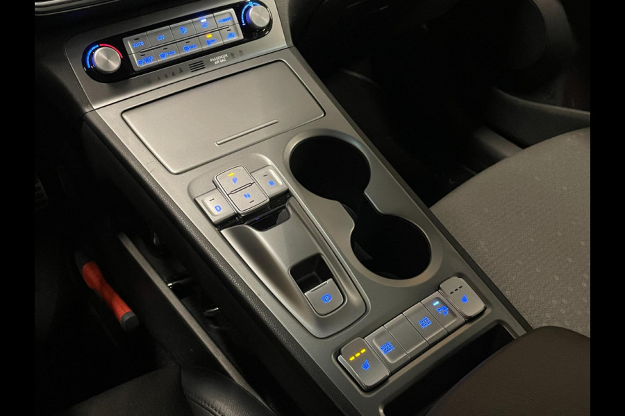 Hyundai Kona EV Fashion 64 kWh|100% SOH|FACELIFT|3-FASE|1/2 LEDER|ACC|NAVI|CAMERA|CARPLAY|STOELVERW|NAVI|ORG.NL|NAP|1e EIG.|IN.BTW