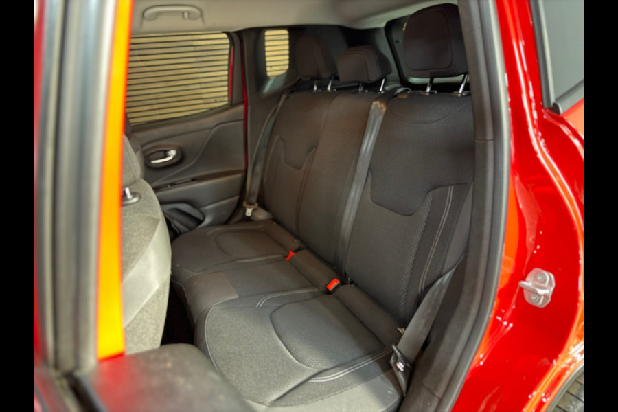 Jeep Renegade 1.4 MultiAir Night Eagle II Limited Automaat | Trekhaak | Navigatie | Adaptive Cruise Control | PDC voor + achter