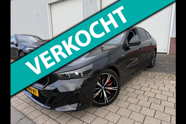 BMW i5 EDrive40 2024 M-PAKKET SHADOW PANORAMA LEDER HARMAN KARDON 1-EIG