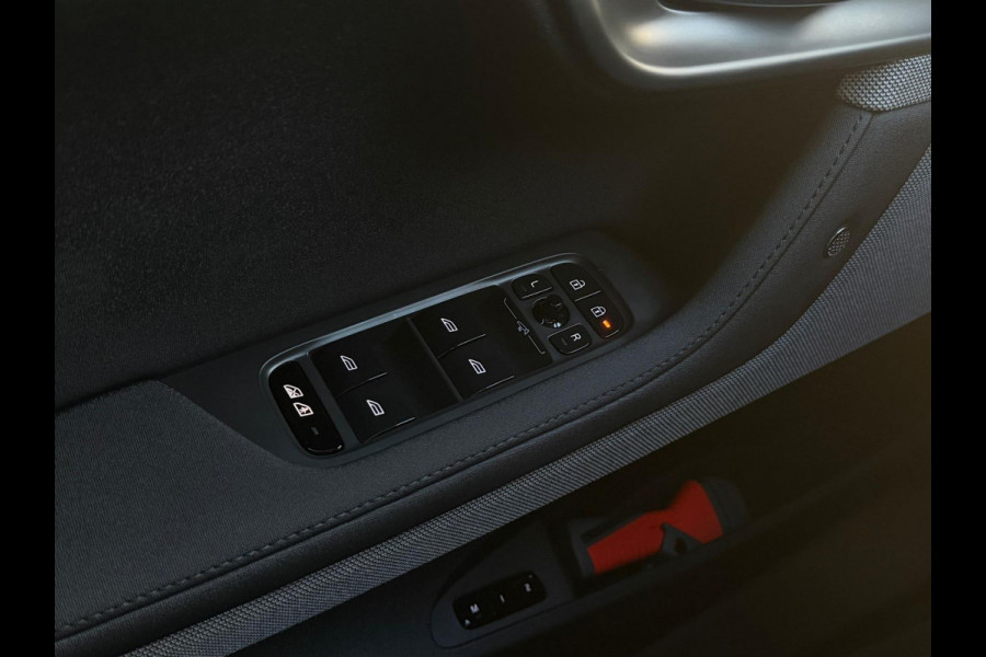 Polestar 2 Long Range Dual Motor 409 pk Launch Edition 78kWh, panoramadak, 20 inch, 1 e eigenaar, NL auto met nap