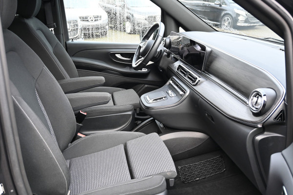 Mercedes-Benz V-Klasse 300d AMG L2 DC AMG pakket, Easy pakket, Winter pakket, Etc.