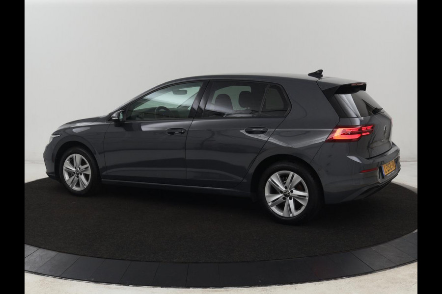 Volkswagen Golf 1.5 TSI Life Business | Matrix LED | Camera | Massage | Carplay | Keyless | Memory | Navigatie | Adaptive cruise | Side Assist | Sfeerverlichting | Climate control