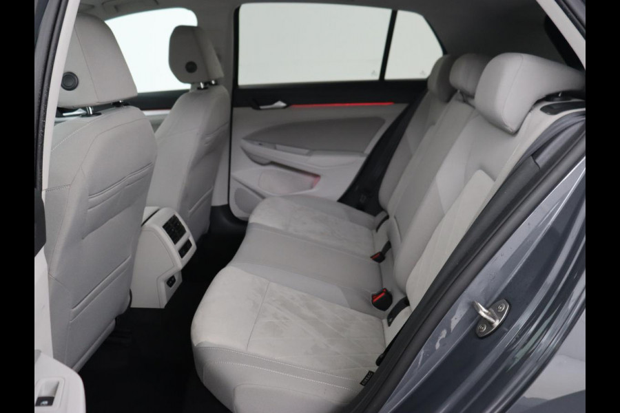 Volkswagen Golf 1.5 TSI Life Business | Matrix LED | Camera | Massage | Carplay | Keyless | Memory | Navigatie | Adaptive cruise | Side Assist | Sfeerverlichting | Climate control