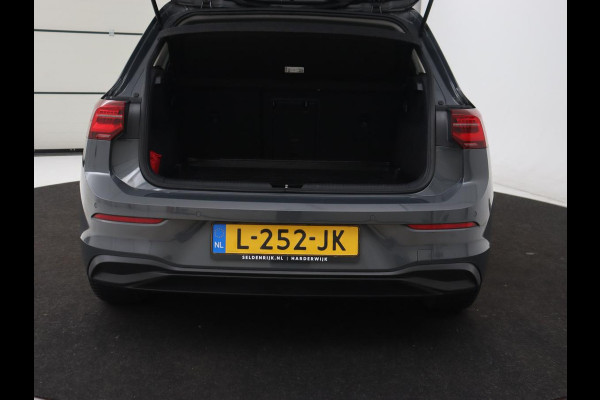 Volkswagen Golf 1.5 TSI Life Business | Matrix LED | Camera | Massage | Carplay | Keyless | Memory | Navigatie | Adaptive cruise | Side Assist | Sfeerverlichting | Climate control