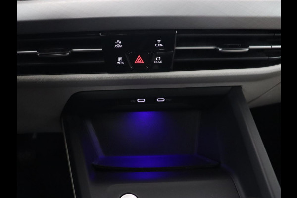 Volkswagen Golf 1.5 TSI Life Business | Matrix LED | Camera | Massage | Carplay | Keyless | Memory | Navigatie | Adaptive cruise | Side Assist | Sfeerverlichting | Climate control