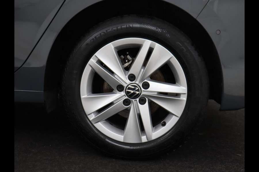 Volkswagen Golf 1.5 TSI Life Business | Matrix LED | Camera | Massage | Carplay | Keyless | Memory | Navigatie | Adaptive cruise | Side Assist | Sfeerverlichting | Climate control