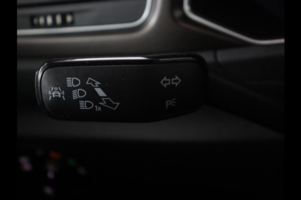 Volkswagen T-Roc 1.5 TSI Style | Panoramadak | Trekhaak | Full LED | Carplay | Adaptive cruise | Navigatie | Airco | Parkeerhulp | Bluetooth