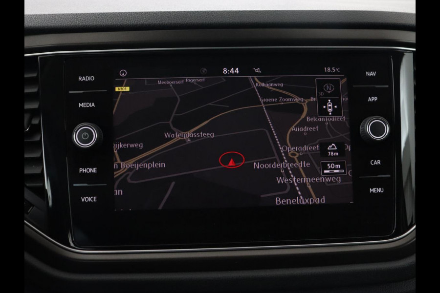 Volkswagen T-Roc 1.5 TSI Style | Panoramadak | Trekhaak | Full LED | Carplay | Adaptive cruise | Navigatie | Airco | Parkeerhulp | Bluetooth