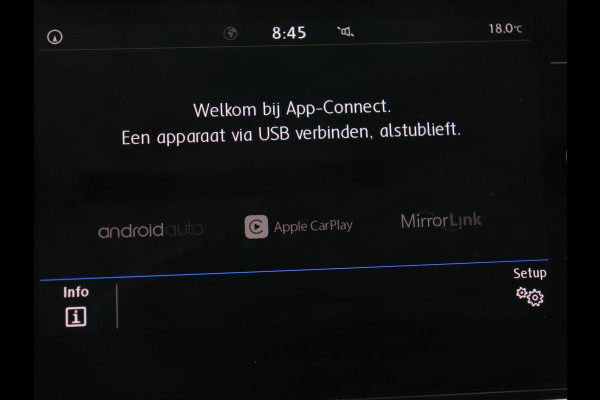 Volkswagen T-Roc 1.5 TSI Style | Panoramadak | Trekhaak | Full LED | Carplay | Adaptive cruise | Navigatie | Airco | Parkeerhulp | Bluetooth