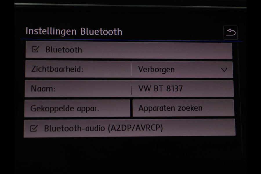 Volkswagen T-Roc 1.5 TSI Style | Panoramadak | Trekhaak | Full LED | Carplay | Adaptive cruise | Navigatie | Airco | Parkeerhulp | Bluetooth