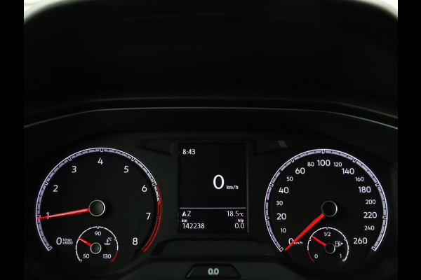 Volkswagen T-Roc 1.5 TSI Style | Panoramadak | Trekhaak | Full LED | Carplay | Adaptive cruise | Navigatie | Airco | Parkeerhulp | Bluetooth