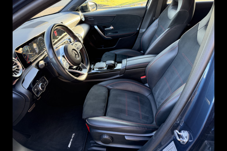 Mercedes-Benz A-Klasse 180 Business Solution Automaat / AMG styling / 18"LM / LED / Navi / Camera