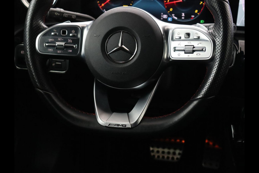 Mercedes-Benz A-Klasse 180 AMG | Panoramadak | Stoelverwarming | Carplay | Sfeerverlichting | Leder/Alcantara | Navigatie | Park Assist | Full LED | Widescreen | Climate control | Cruise control