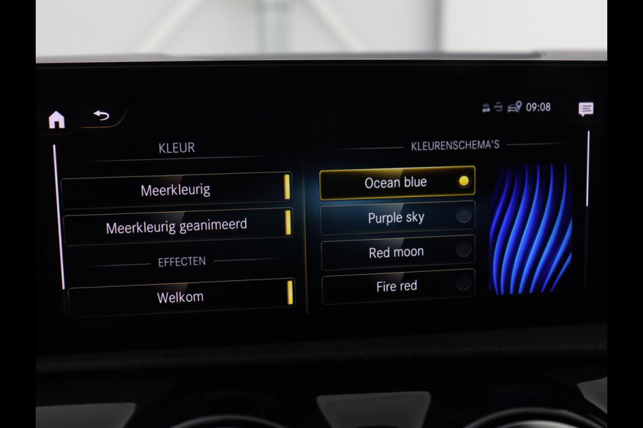 Mercedes-Benz A-Klasse 180 AMG | Panoramadak | Stoelverwarming | Carplay | Sfeerverlichting | Leder/Alcantara | Navigatie | Park Assist | Full LED | Widescreen | Climate control | Cruise control