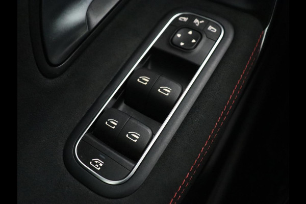 Mercedes-Benz A-Klasse 180 AMG | Panoramadak | Stoelverwarming | Carplay | Sfeerverlichting | Leder/Alcantara | Navigatie | Park Assist | Full LED | Widescreen | Climate control | Cruise control