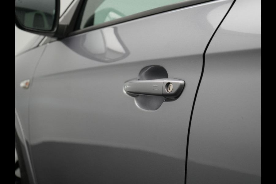 Opel Grandland 1.6 Turbo Elegance Plug In Hybrid 225pk Dealer O.H. PHEV | Adaptive Cruise | 360 Camera | Alcantara Sportstoelen Verwarmd | Apple Carplay | Stuur Verwarmd | Keyless | Blis | Virtual | Navigatie | DAB |