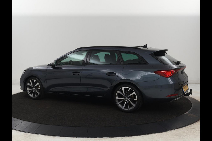Seat Leon 1.5 TSI FR Launch Edition | Trekhaak | Adaptive cruise | Sfeerverlichting | Carplay | Navigatie | Full LED | 18'' | Parkeerhulp | Climate control | Sportstoelen | Bluetooth