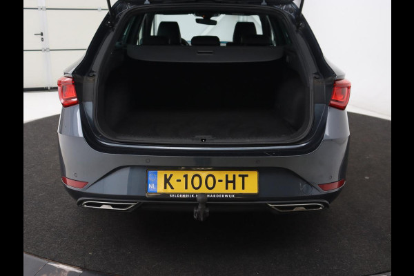 Seat Leon 1.5 TSI FR Launch Edition | Trekhaak | Adaptive cruise | Sfeerverlichting | Carplay | Navigatie | Full LED | 18'' | Parkeerhulp | Climate control | Sportstoelen | Bluetooth