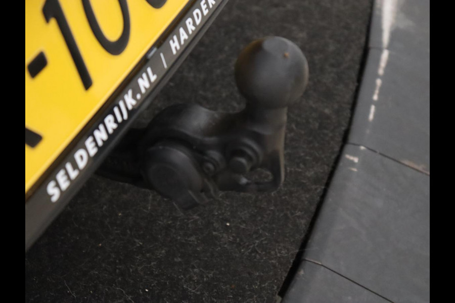 Seat Leon 1.5 TSI FR Launch Edition | Trekhaak | Adaptive cruise | Sfeerverlichting | Carplay | Navigatie | Full LED | 18'' | Parkeerhulp | Climate control | Sportstoelen | Bluetooth