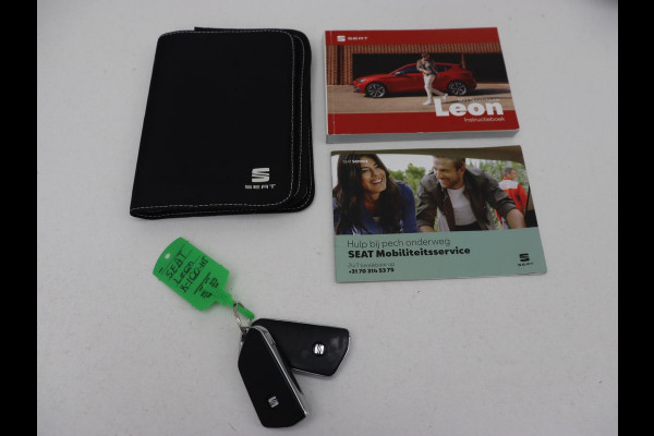 Seat Leon 1.5 TSI FR Launch Edition | Trekhaak | Adaptive cruise | Sfeerverlichting | Carplay | Navigatie | Full LED | 18'' | Parkeerhulp | Climate control | Sportstoelen | Bluetooth