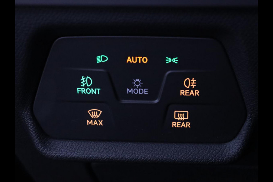 Seat Leon 1.5 TSI FR Launch Edition | Trekhaak | Adaptive cruise | Sfeerverlichting | Carplay | Navigatie | Full LED | 18'' | Parkeerhulp | Climate control | Sportstoelen | Bluetooth